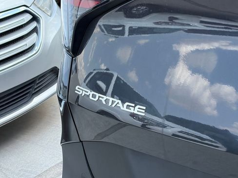 Used 2026 Kia Sportage LX FWD image 5