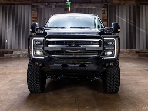 Used 2025 Ford F250 Platinum w/ Platinum Plus Package image 2