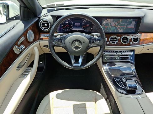 Used 2017 Mercedes-Benz E 300 4MATIC image 12