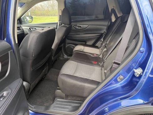Used 2020 Nissan Rogue SV FWD image 11