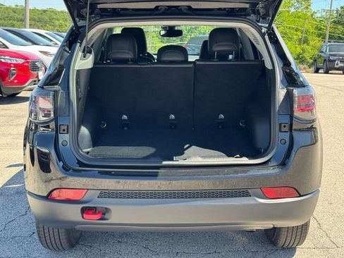 Used 2022 Jeep Compass Trailhawk w/ Trailhawk Elite Group AWD/4WD image 5