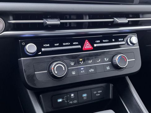 Used 2025 Hyundai Santa Cruz SE image 21