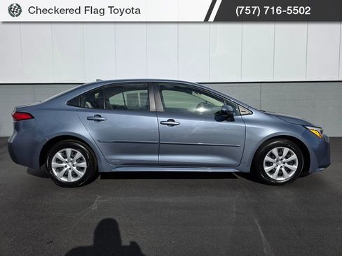 Used 2023 Toyota Corolla LE image 9