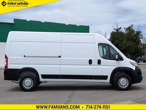 Used 2026 RAM ProMaster 2500 w/ Convenience Group FWD image 8