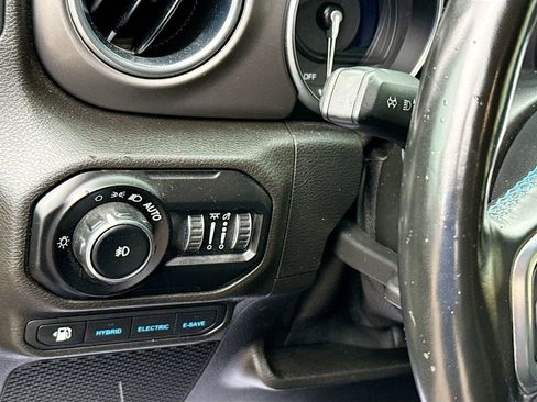 Used 2021 Jeep Wrangler Unlimited Rubicon 4xe w/ Cold Weather Group AWD/4WD image 11