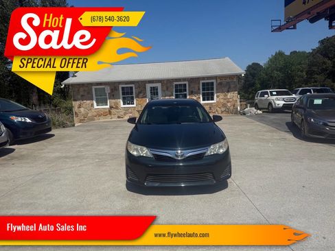 Used 2012 Toyota Camry LE image 1