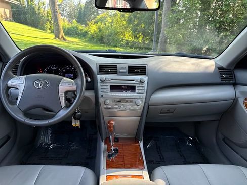 Used 2011 Toyota Camry XLE w/ XLE Extra-Value Pkg #2 FWD image 10