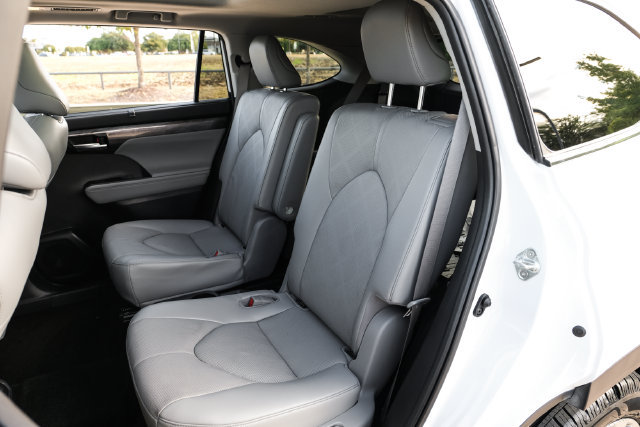 Used 2023 Toyota Highlander Platinum FWD image 45