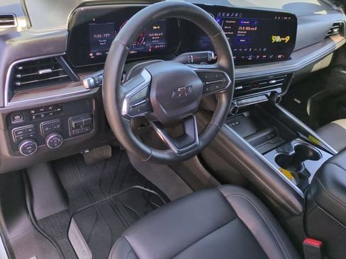 Used 2025 Chevrolet Tahoe Z71 w/ Z71 Off-Road Package AWD/4WD image 13