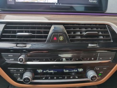 Used 2023 BMW 530i xDrive w/ Premium Package image 17