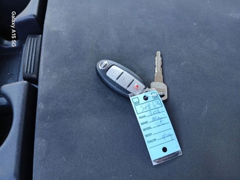 Used 2018 Nissan Titan SV RWD image 12