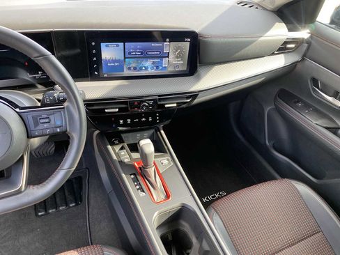 Used 2025 Nissan Kicks SR image 14