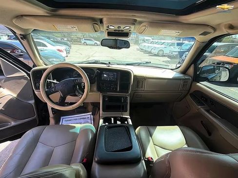 Used 2004 Chevrolet Avalanche 2500 w/ Preferred Equipment Group AWD/4WD image 34