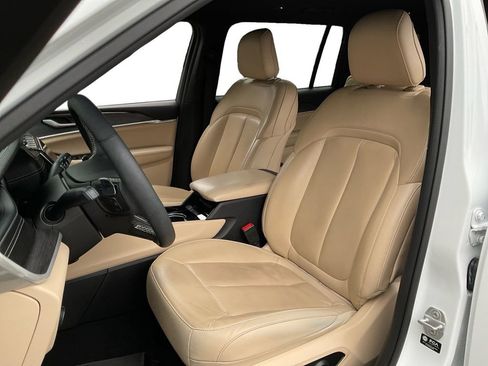 Used 2023 Jeep Grand Cherokee L Limited AWD/4WD image 26