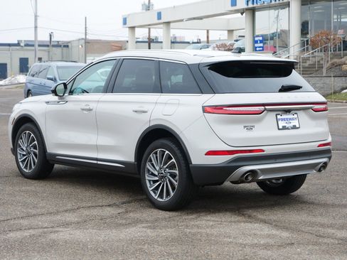 Used 2024 Lincoln Corsair Reserve image 3