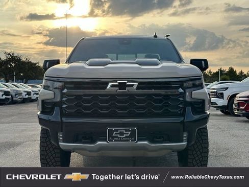 New 2026 Chevrolet Silverado 1500 ZR2 w/ Dark Appearance Package AWD/4WD image 7