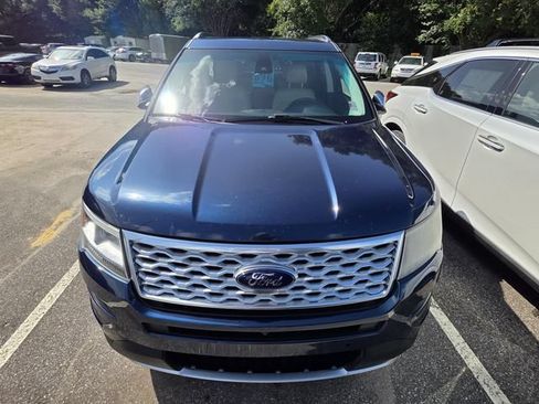 Used 2017 Ford Explorer Platinum AWD/4WD image 3