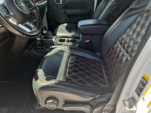 Used 2021 Jeep Wrangler Unlimited Rubicon AWD/4WD image 11