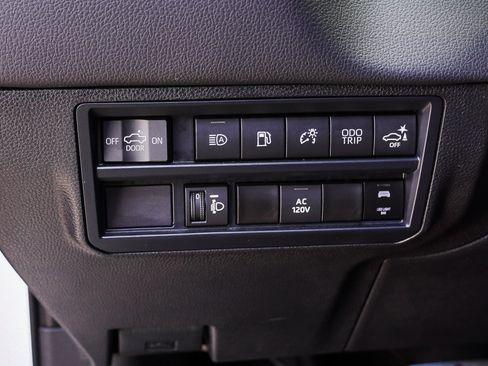 Used 2024 Toyota Tundra Limited w/ TRD Off-Road Package AWD/4WD image 19