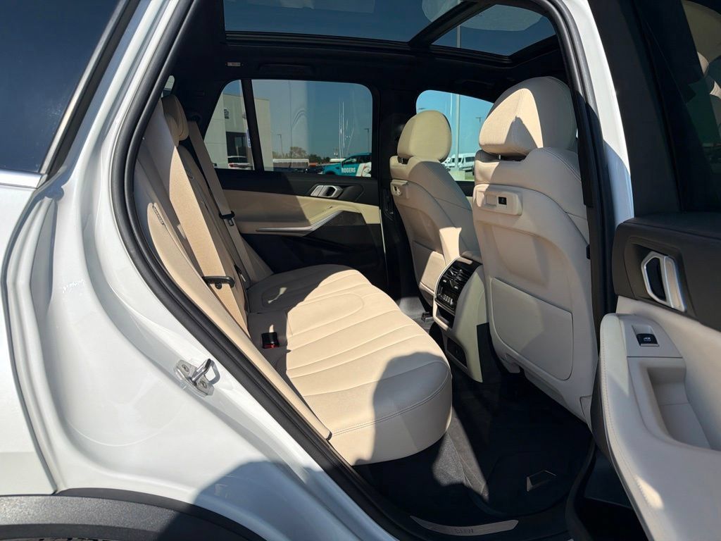 Used 2019 BMW X5 xDrive40i AWD/4WD image 18