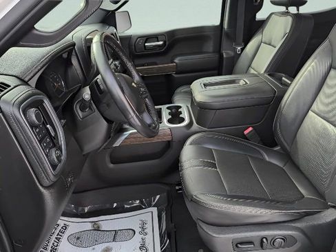 Used 2019 Chevrolet Silverado 1500 High Country w/ Technology Package image 12