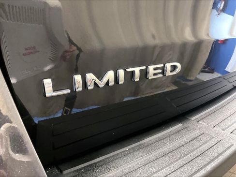 Used 2024 Ford Expedition Limited image 30