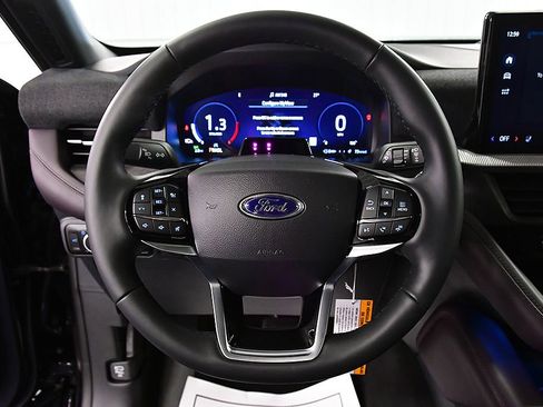 New 2026 Ford Explorer Platinum image 19