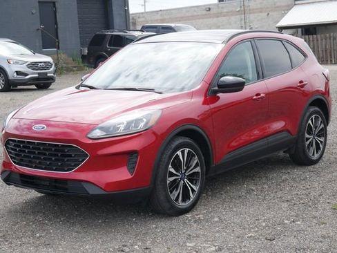Used 2022 Ford Escape SE w/ SE Sport Appearance Package AWD/4WD image 7