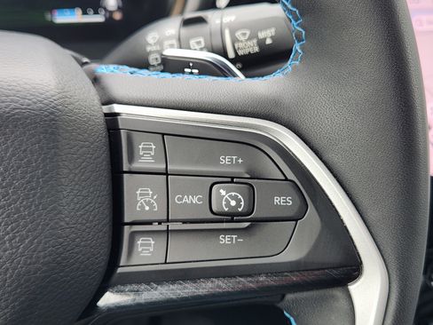 Used 2022 Jeep Grand Cherokee Trailhawk w/ Luxury Tech Group III AWD/4WD image 31
