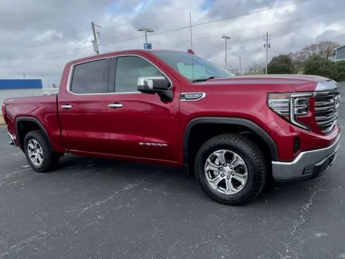 Used 2022 GMC Sierra 1500 SLT w/ SLT Convenience Package image 2