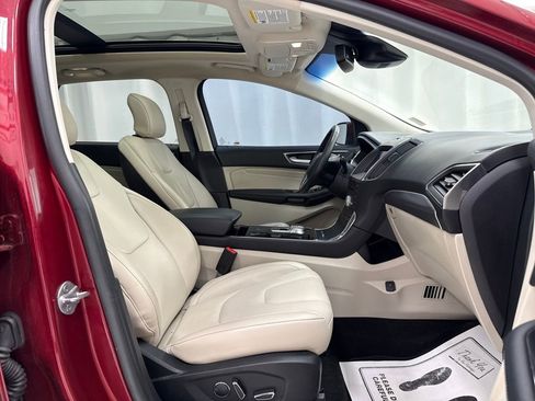 Used 2019 Ford Edge Titanium image 9