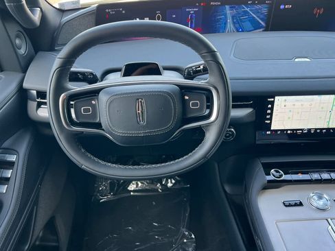 New 2026 Lincoln Navigator Reserve w/ Jet Appearance Package AWD/4WD image 15