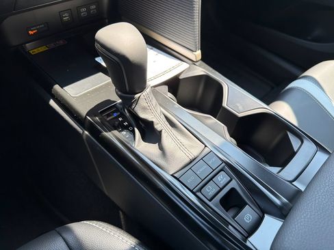 New 2026 Toyota Camry Hybrid FWD image 35