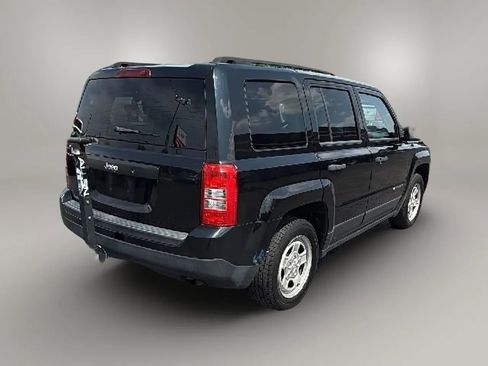 Used 2014 Jeep Patriot Sport image 7