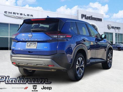Used 2023 Nissan Rogue SV FWD image 5