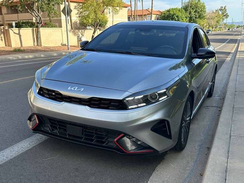 Used 2022 Kia Forte GT-Line w/ GT-Line Premium Package FWD image 4