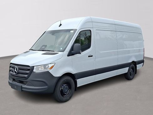 Used 2025 Mercedes-Benz Sprinter 2500 image 1
