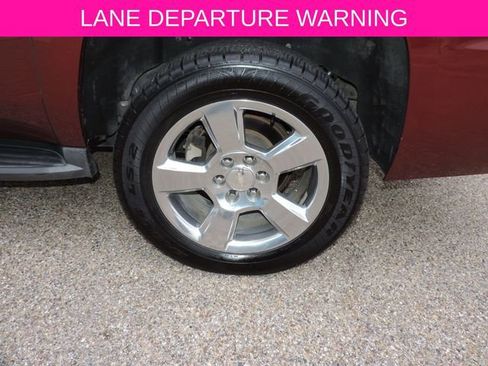 Used 2016 Chevrolet Suburban LT RWD image 17