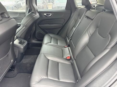 Certified 2025 Volvo XC60 B5 Plus AWD/4WD image 9