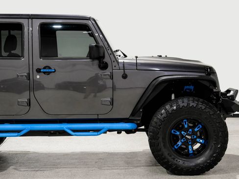 Used 2016 Jeep Wrangler Unlimited Rubicon AWD/4WD image 13