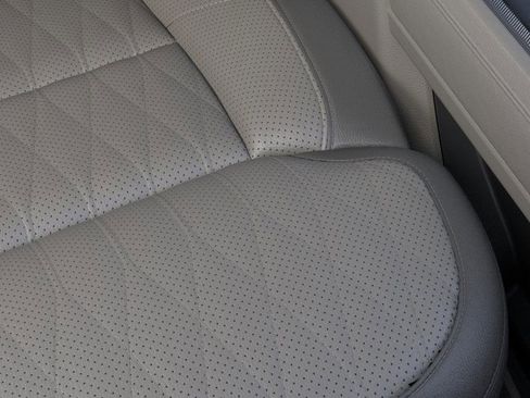 New 2026 Ford F450 Platinum w/ Platinum Plus Package image 19