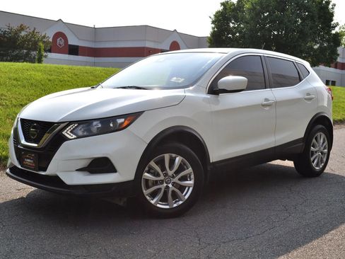 Used 2021 Nissan Rogue Sport S image 1