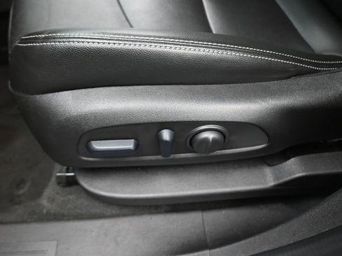 Used 2024 GMC Terrain SLT image 7