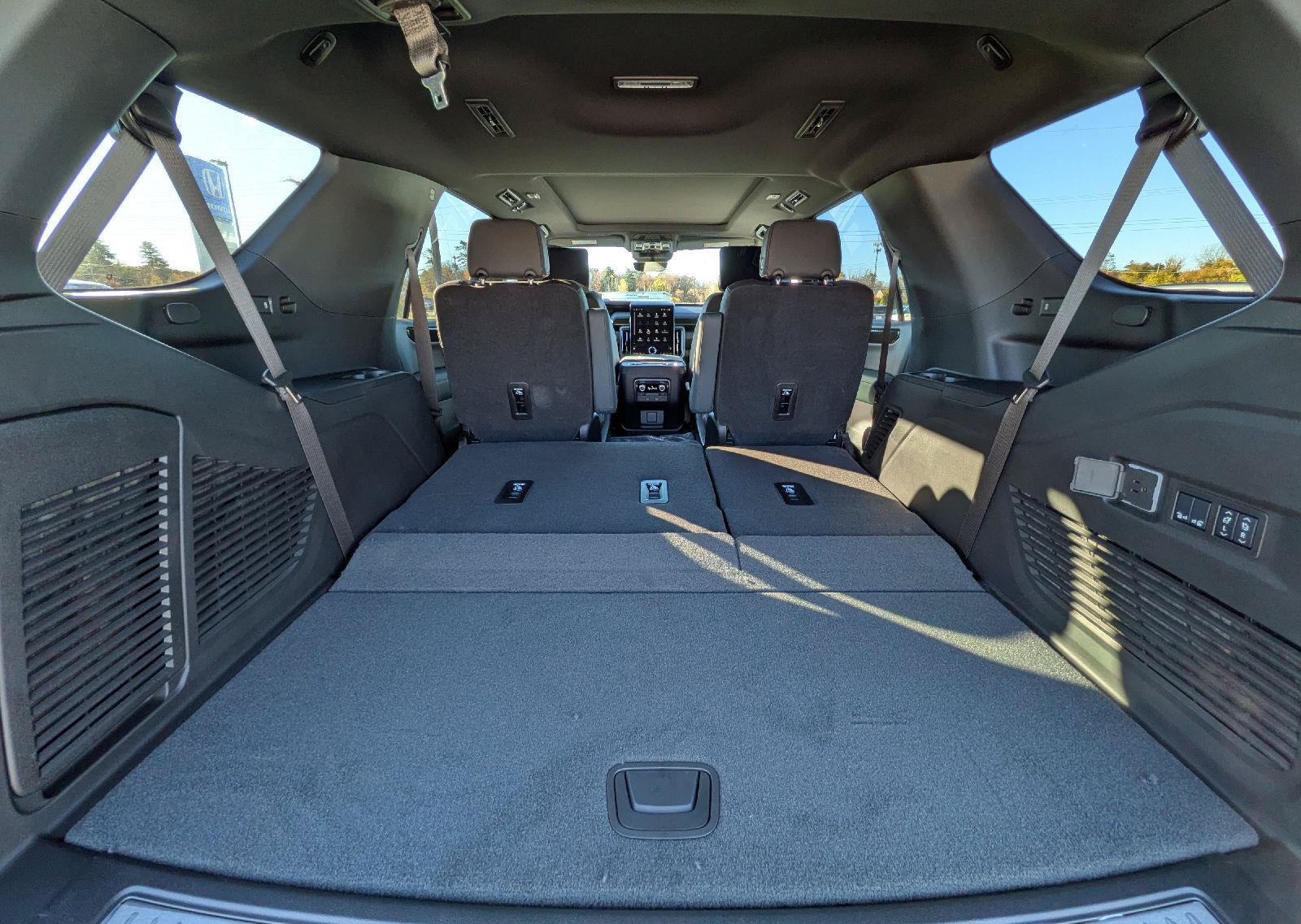 New 2027 GMC Yukon AT4 w/ AT4 Premium Plus Package AWD/4WD image 10