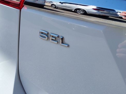 Used 2019 Volkswagen Atlas SEL image 6