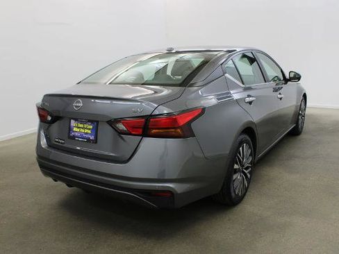 Certified 2024 Nissan Altima 2.5 SV FWD image 5