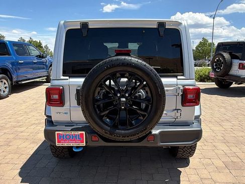 Used 2024 Jeep Wrangler Unlimited Sahara AWD/4WD image 4