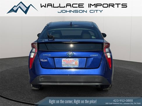 Used 2016 Toyota Prius Three w/ Advanced Technology Package image 4