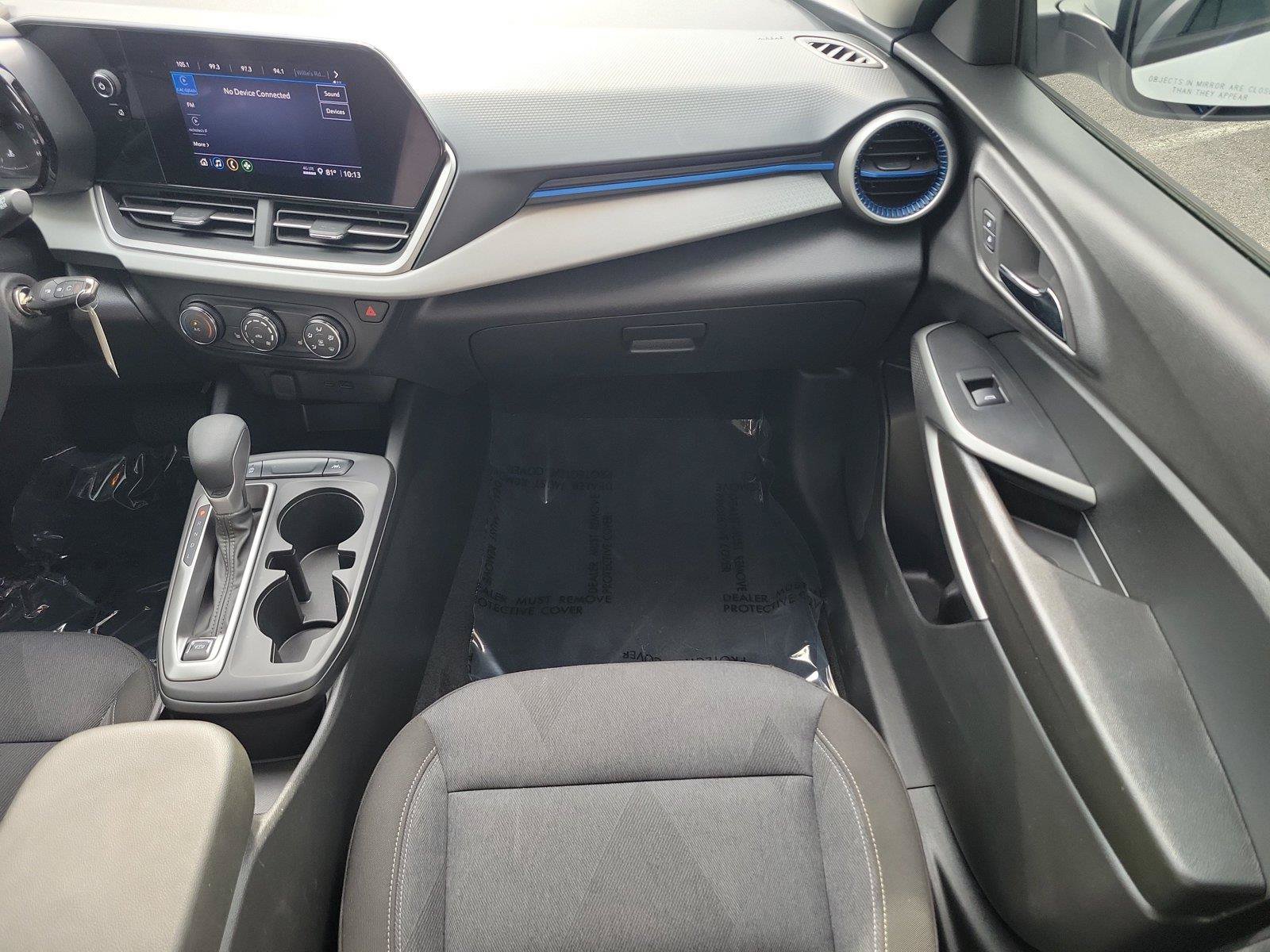 Used 2024 Chevrolet Trax LS w/ LS Convenience Package FWD image 11