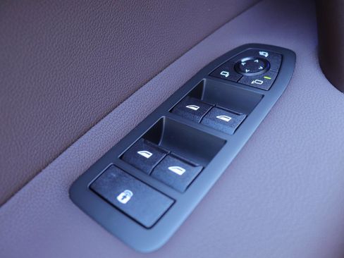 New 2026 BMW iX xDrive60 image 24